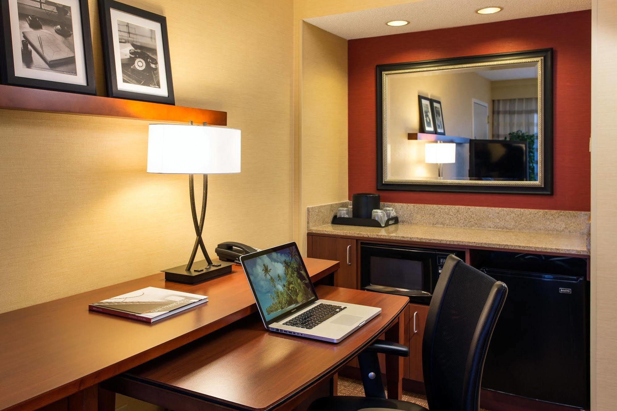 Hotel Courtyard San Francisco Larkspur Landing/Marin County Extérieur photo